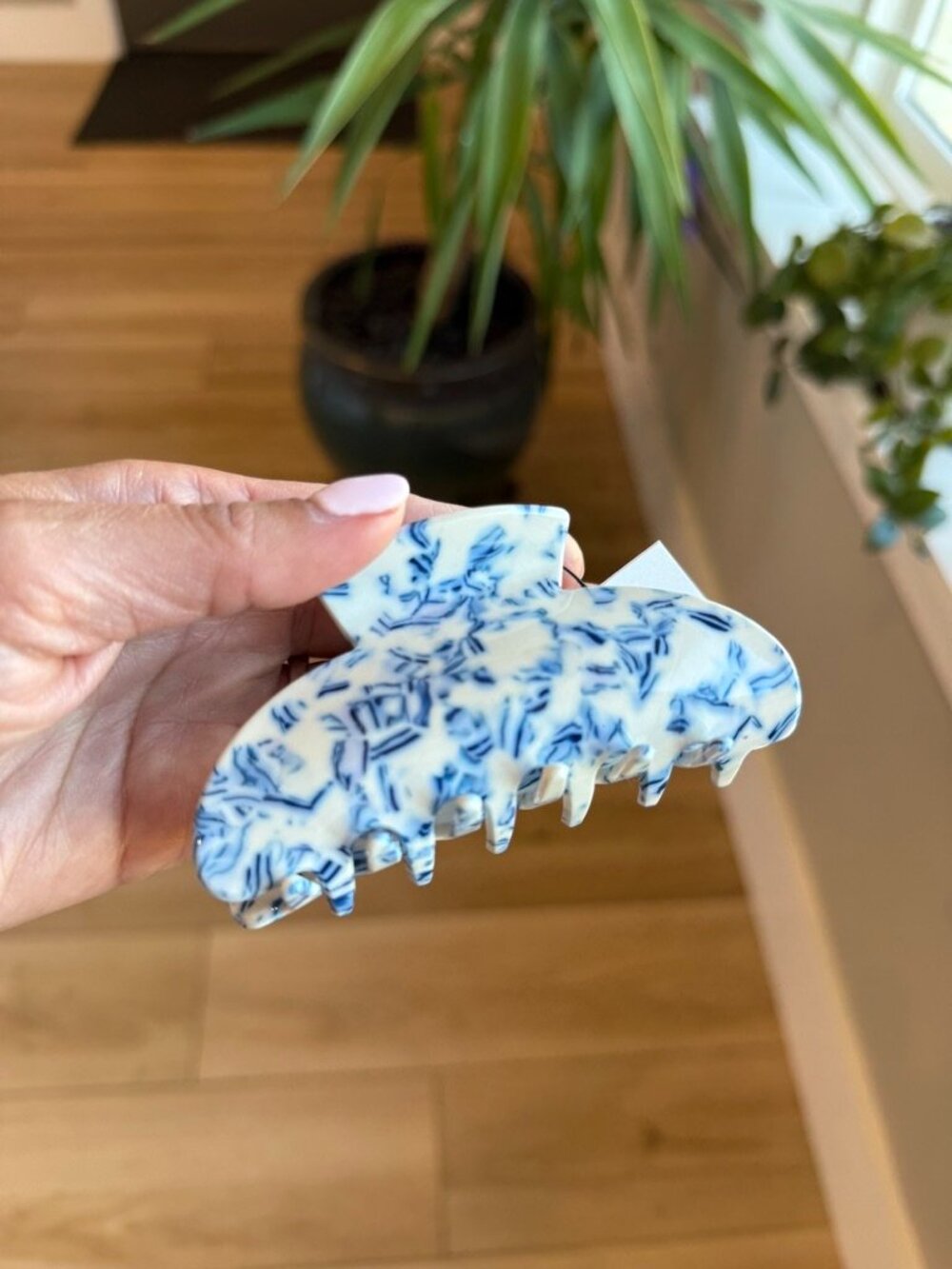 π 2/$20 Blue & White Acrylic Hair Claw - Picture 6 of 8
